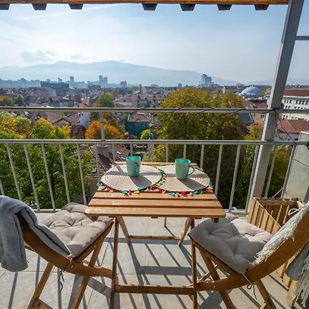 Bright 1bdr With Balcony Apartment *