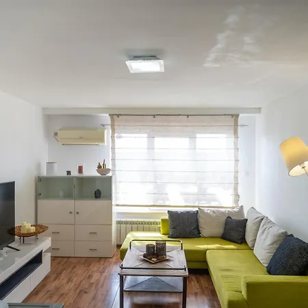 Bright 1bdr With Balcony Apartment Sofia