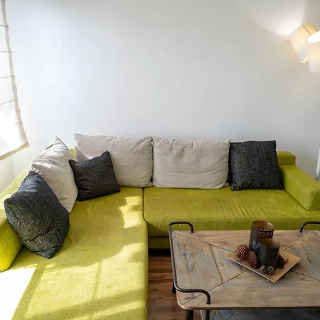 Apartment Bright 1bdr With Balcony *